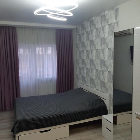 ハルキウApartmens On St. Fesenkovskaya 15アパートメント エクステリア 写真